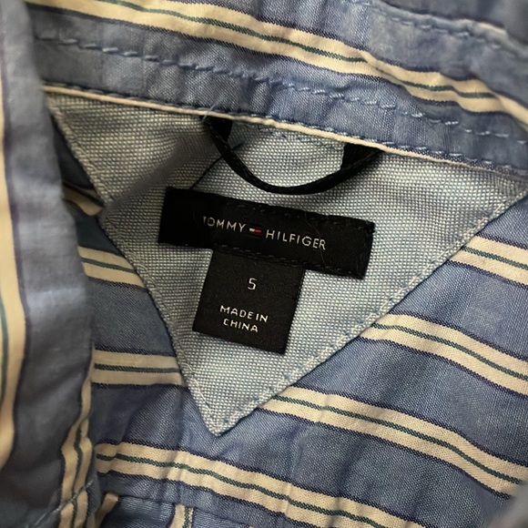 Tommy Hilfiger size 5 short sleeve button up shirt - Picture 3 of 4